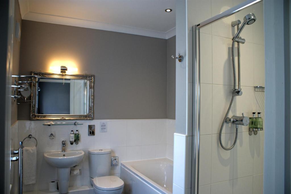 The Wyastone Hotel Cheltenham Room photo