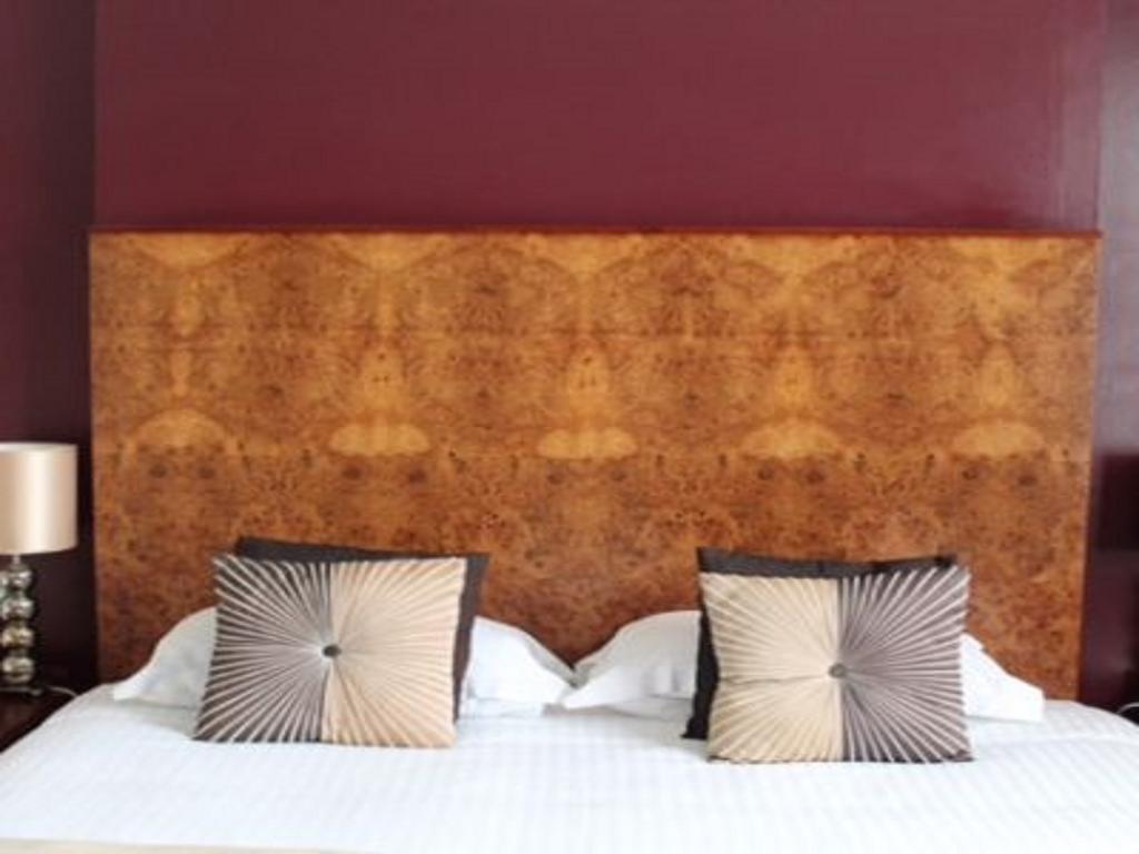 The Wyastone Hotel Cheltenham Room photo